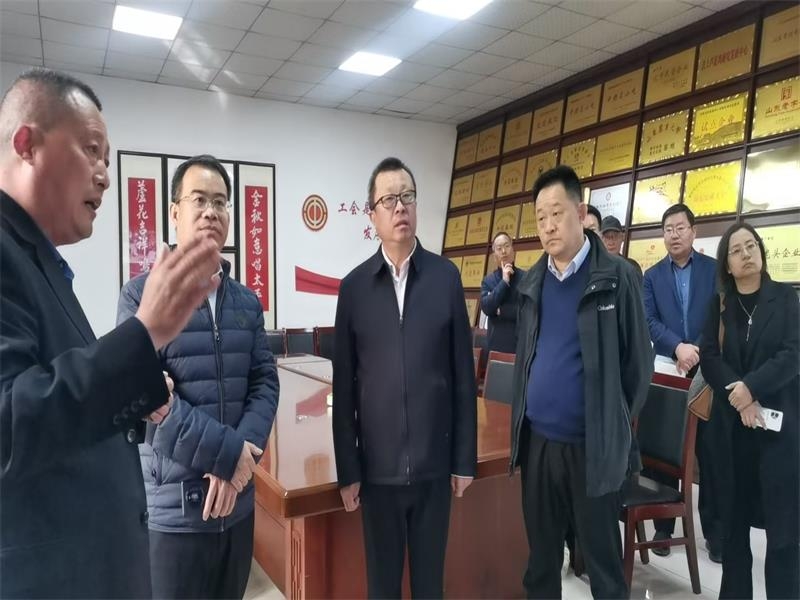 省自然資源廳林業改革發展處處長張文用一行來金秋農牧公司調研林下經濟發展情況